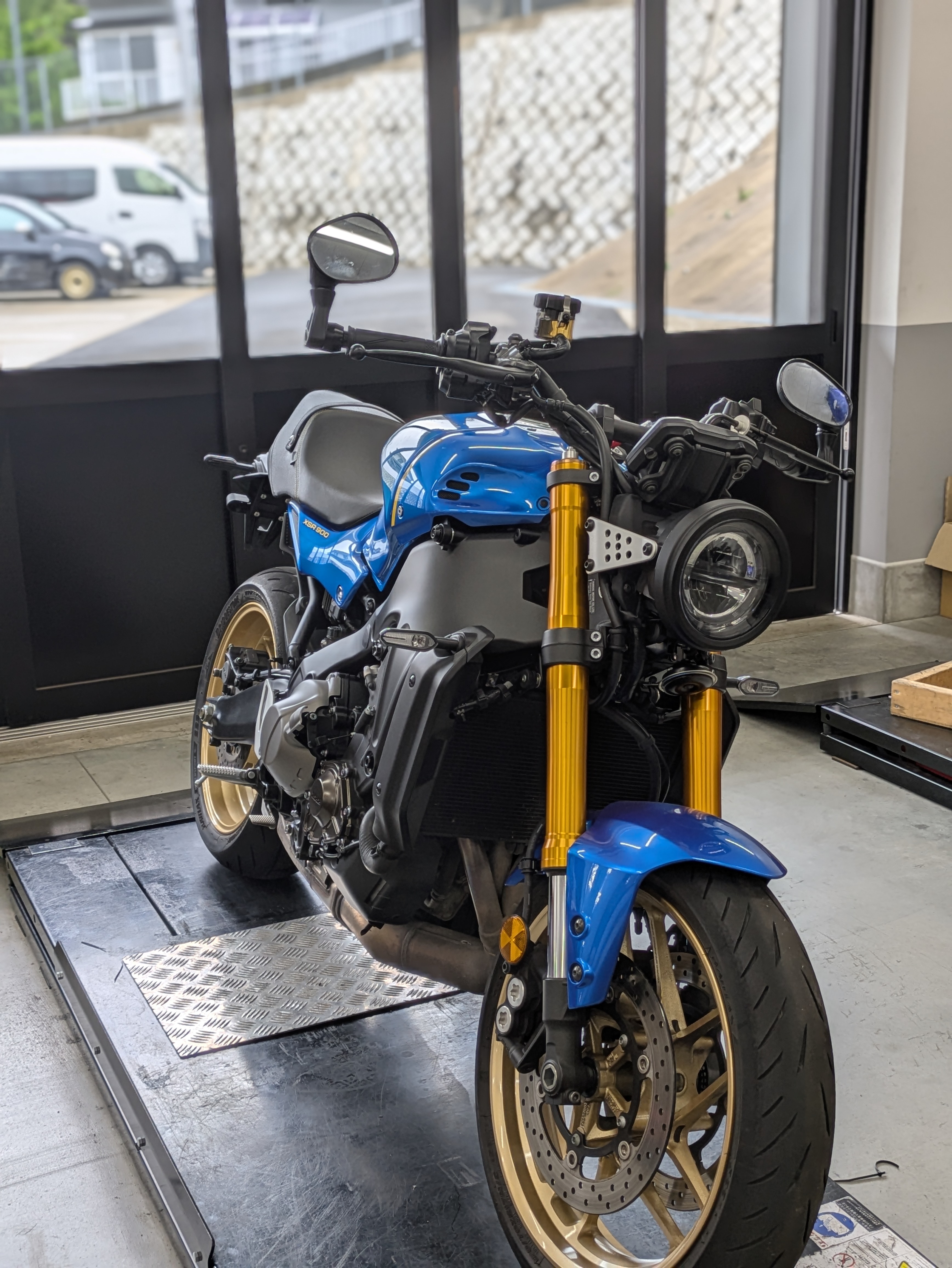 バイクのスタイルを崩さないように・・・