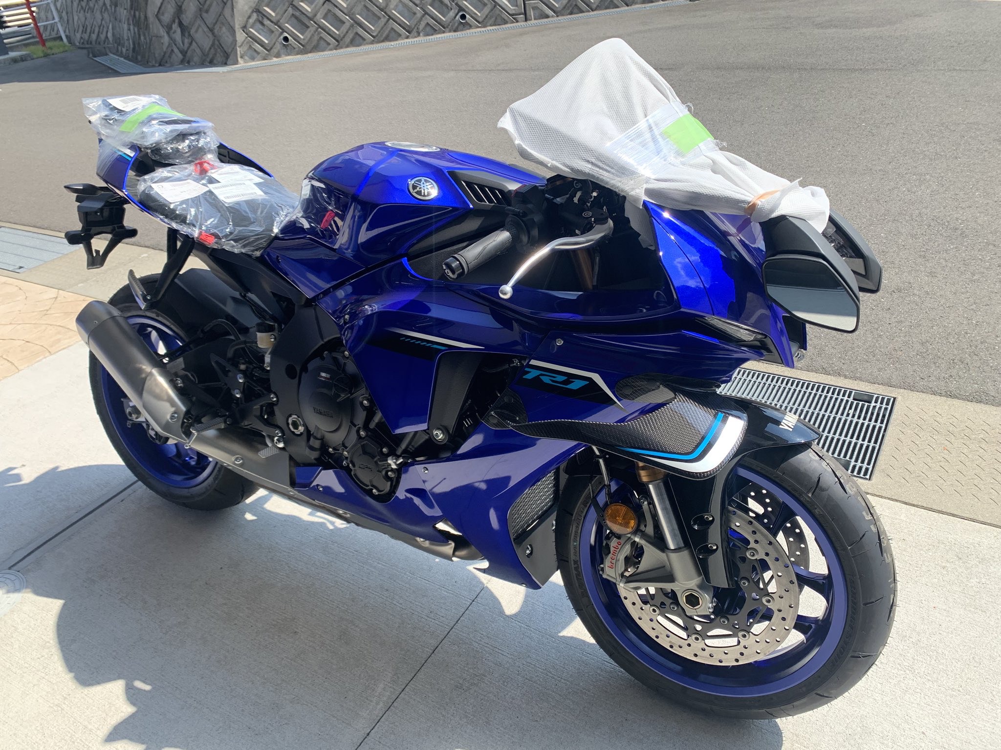 2025年モデル YZF-R1 入荷しました！(完売しました）