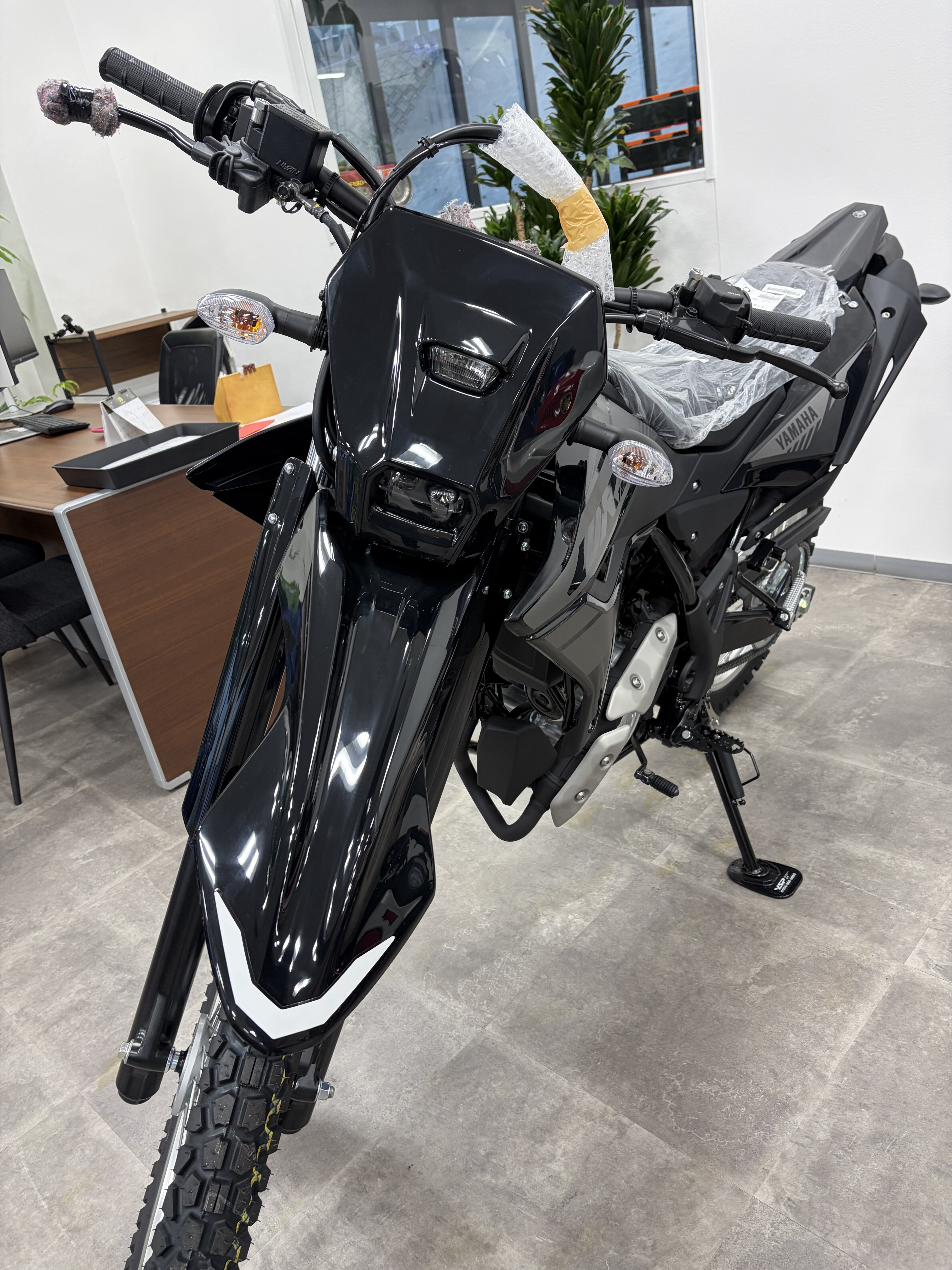 WR125Rが入荷しました